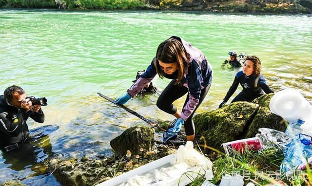 波斯尼亚|波斯尼亚的河底石头上，插有一把宝剑，如何形成的至今是未解之谜