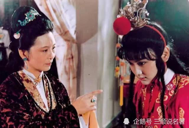 贾宝玉|三四岁的贾宝玉，认识几千字，念了几本书，曹雪芹是在吹牛吗？