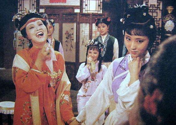 王熙凤|王熙凤生病后，王夫人立马调整荣国府管理层，背后蕴藏玄机