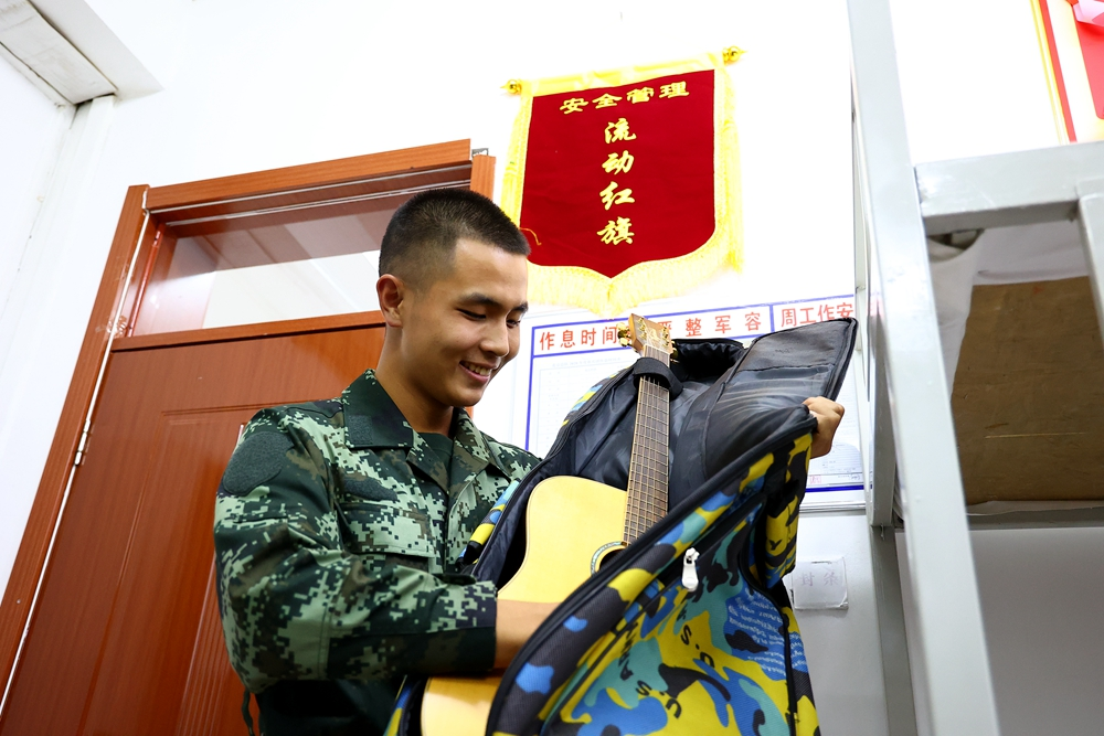 理发|第一份津贴到账，新兵们怎么花？