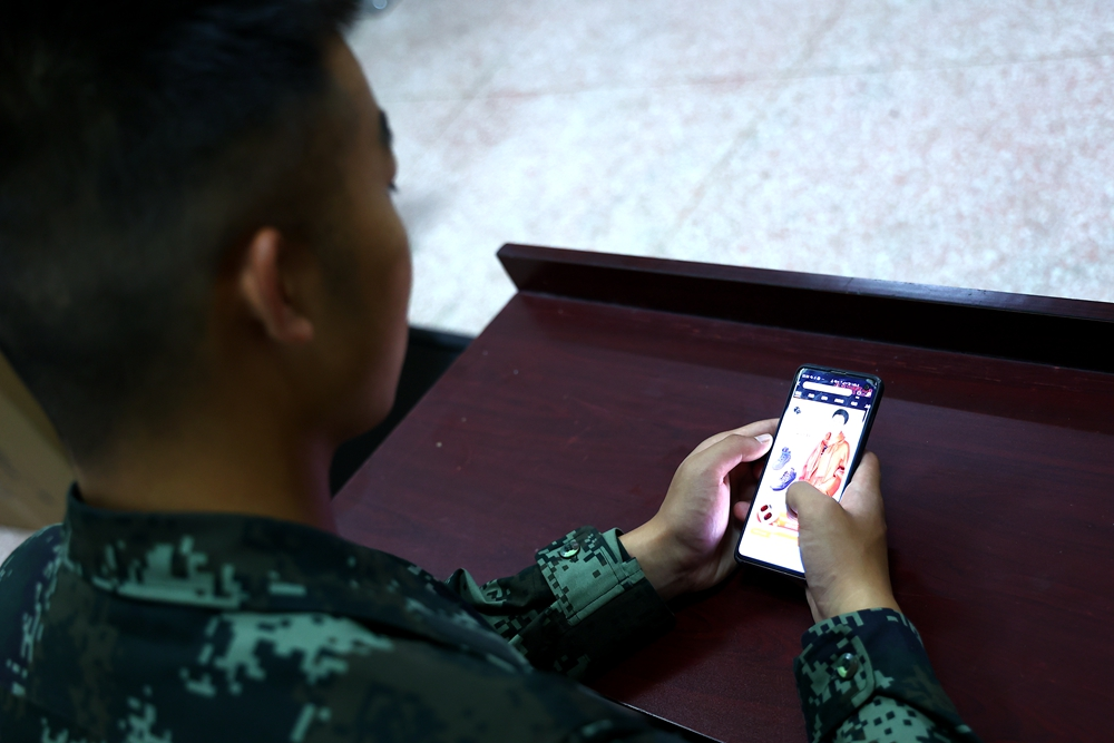 理发|第一份津贴到账，新兵们怎么花？