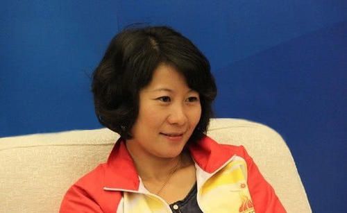 44岁乒乓李菊,曾众望所归下,退役被传召归队,今发福任副校长
