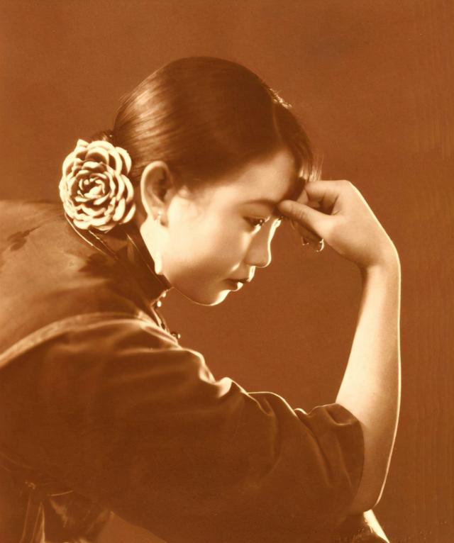 半世荣华半世衰!民国女星杨耐梅曾纵横上海滩,晚年却在街头乞讨