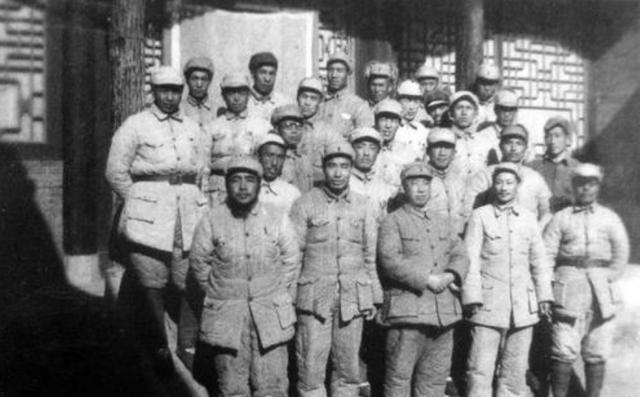 徐深吉|副团长“牺牲”！母亲每年祭奠，17年后来信：接母亲来北京相见