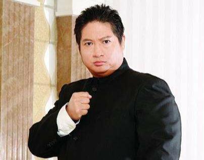 洪金宝|68岁洪金宝再谈成龙，称其永远是英雄而我喜欢群戏，我们爱好不同