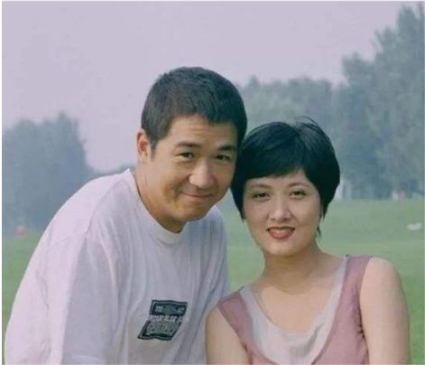 1988年張國立為鄧婕與羅秀春離婚羅秀春現在過得怎麼樣