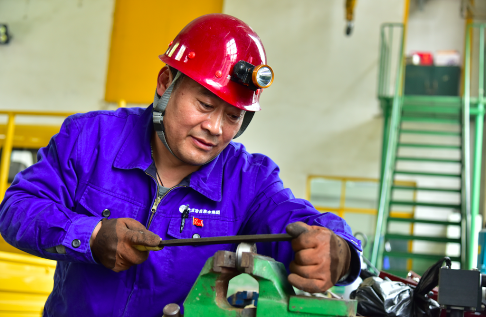 杨玉民|“细节决定成败”，水厂老钳工的职业经