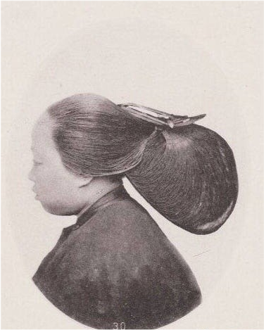 珍贵老照片:清朝女子的真实发型,绝不是清宫剧里那样的!