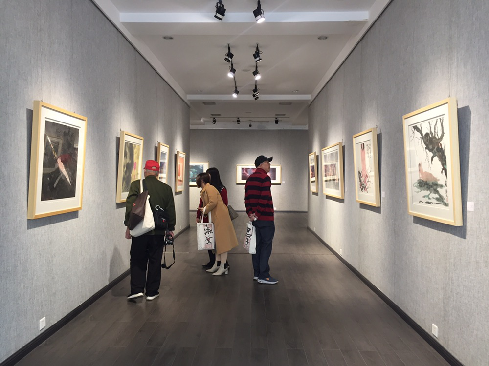 美术|在传统与现代中寻找美术的灵魂之家，“诗与远方”周艺文美术作品展举办