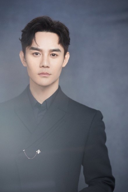 王凯|王凯又没得奖，侯鸿亮又要挨骂？