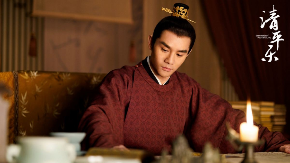 王凯|王凯又没得奖，侯鸿亮又要挨骂？