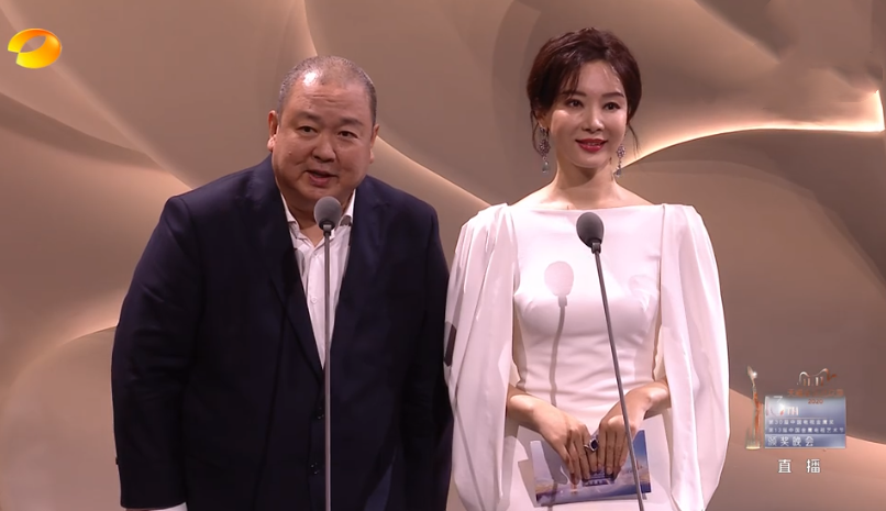 颜值|金鹰闭幕女星颜值大赏：赵丽颖两臂肌肉抢镜，虞书欣像穿粉色大蒜