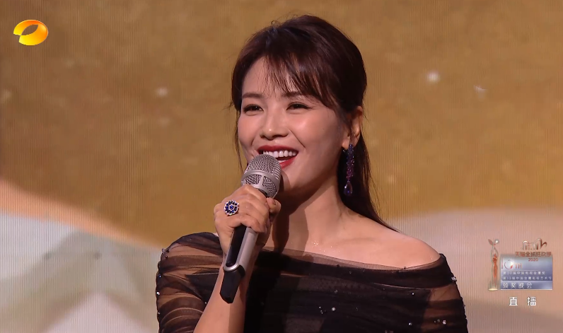 颜值|金鹰闭幕女星颜值大赏：赵丽颖两臂肌肉抢镜，虞书欣像穿粉色大蒜