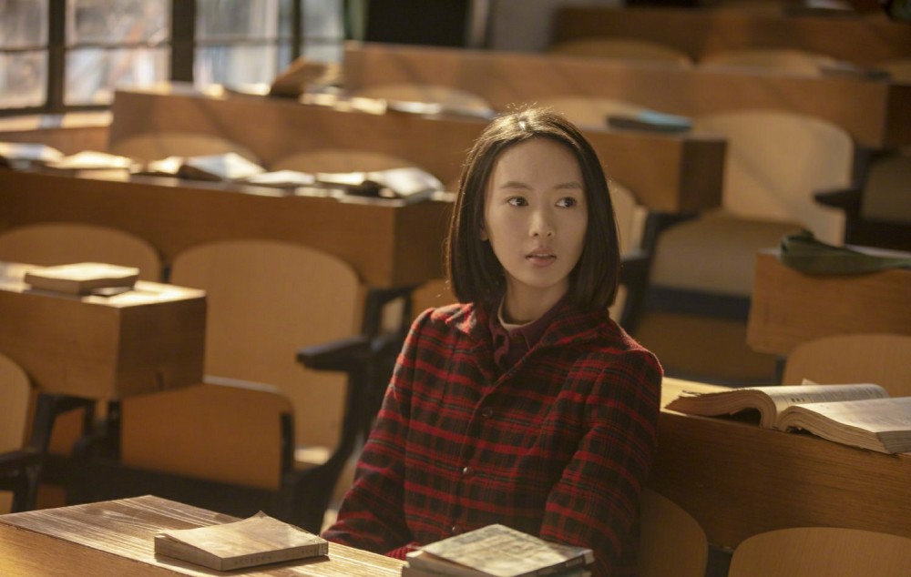 赵丽颖|童瑶斩获金鹰节最佳女演员惹热议，网友：实至名归呀，为什么带赵丽颖