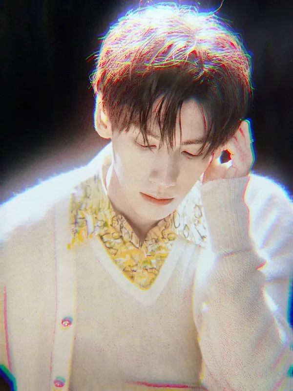 罗云熙|他是娱乐圈最大谜团：帅到惨绝人寰，为什么老被女人抛弃？