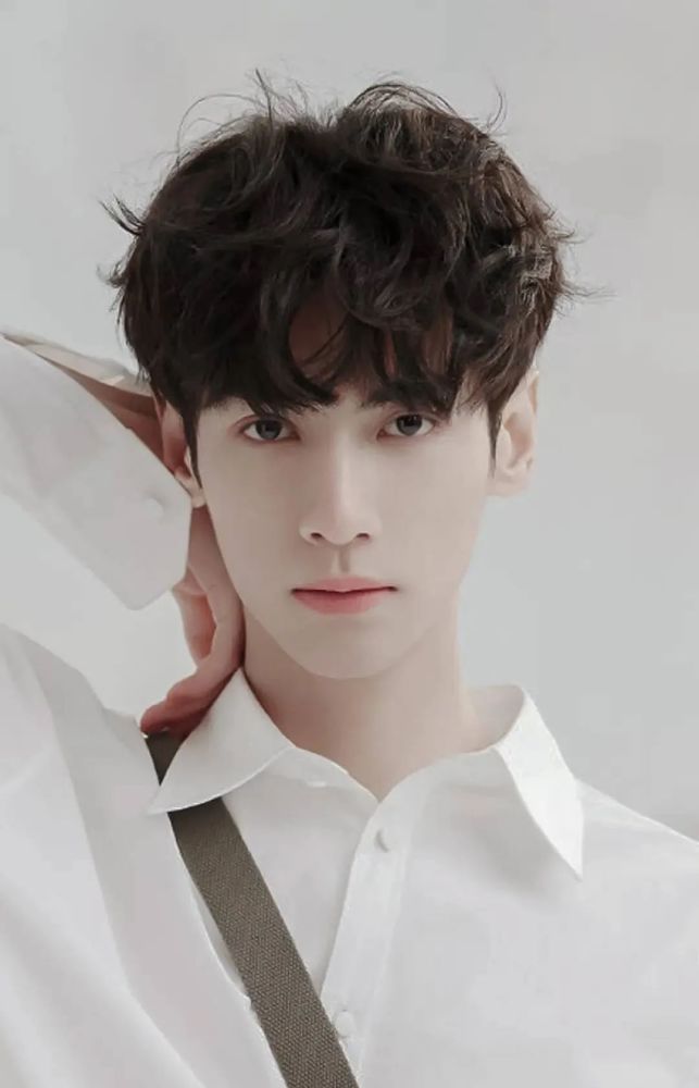 罗云熙|他是娱乐圈最大谜团：帅到惨绝人寰，为什么老被女人抛弃？