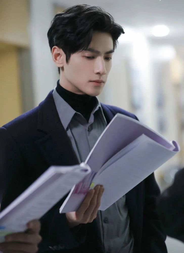 罗云熙|他是娱乐圈最大谜团：帅到惨绝人寰，为什么老被女人抛弃？