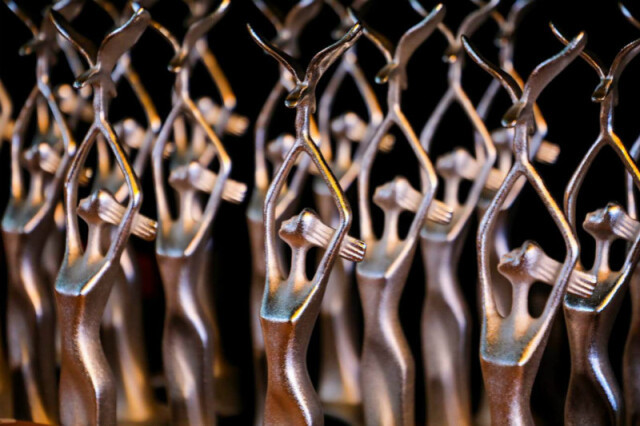 金鹰节颁奖晚会2020_第十三届金鹰节颁奖晚会在长沙举行各大奖项揭晓