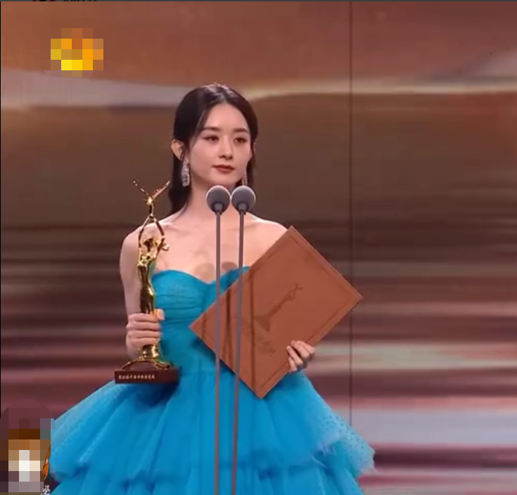 中国电视金鹰奖|赵丽颖二度斩获金鹰奖，成85后小花第一人，上台领奖一脸淡定