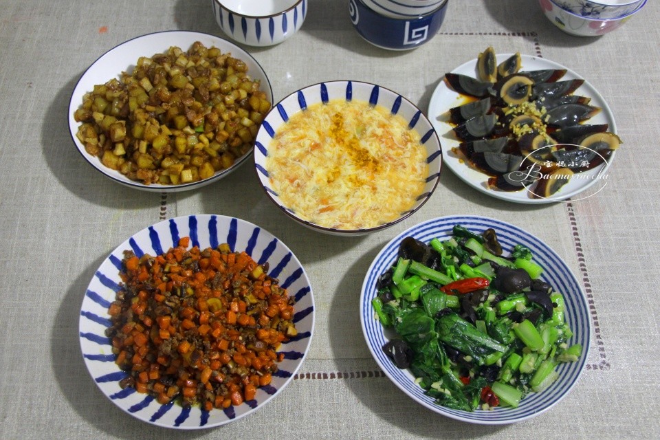 宝妈家晚餐 四菜一汤 经济 下酒下饭瘦身的齐了 网友 真贤惠 腾讯新闻