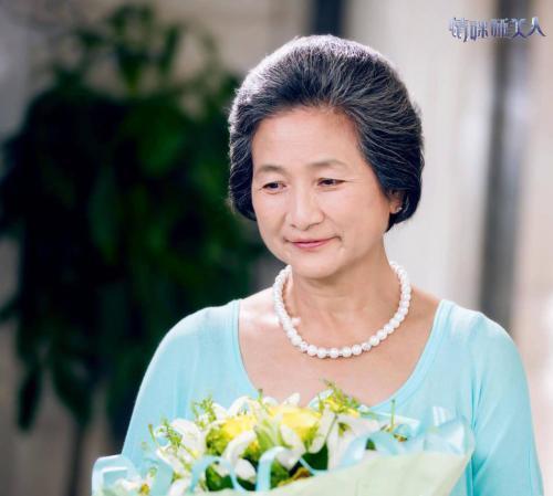 一提到演员郑佩佩,相信很多朋友尤其是中老年妈妈们对她都印象深刻