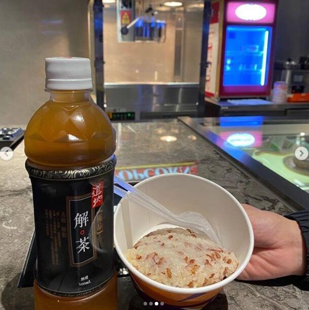 郭晶晶|霍启刚为郭晶晶庆生，高调表白爱妻，夫妻俩手捧蛋糕出镜甜蜜爆表