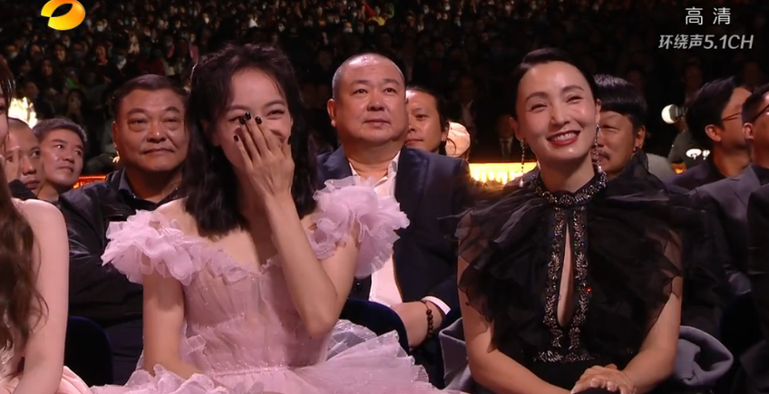 赵丽颖|金鹰奖：赵丽颖人气是孙俪10倍，易烊千玺惜败王一博，谭松韵可惜