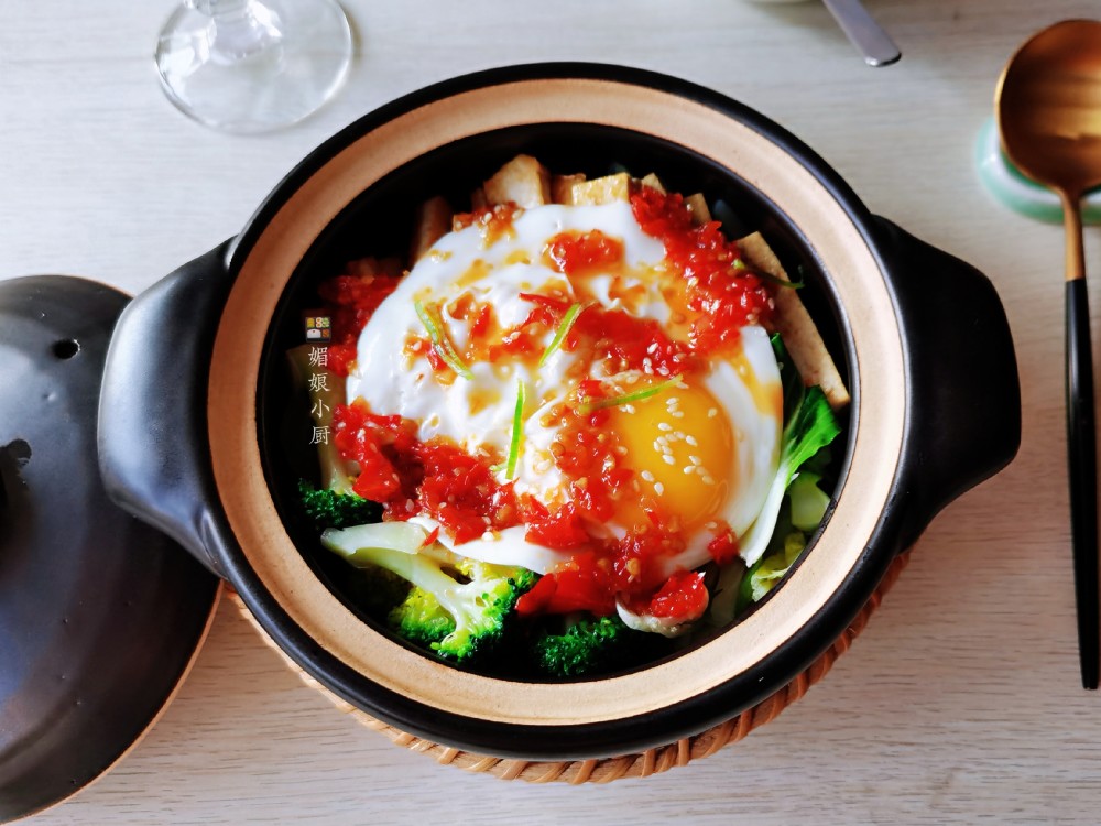 这道素食拌饭味道清爽开胃营养胜过吃肉做法比煲仔饭简单快手