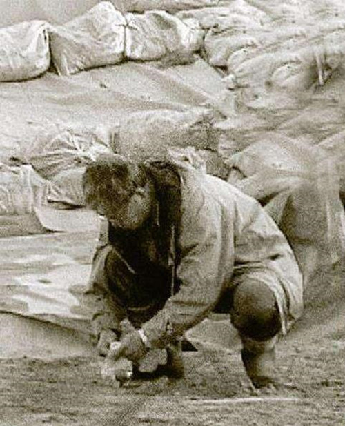 考古|他是一代考古巨骗，偷埋石器造假历史，却骗了整个日本20年