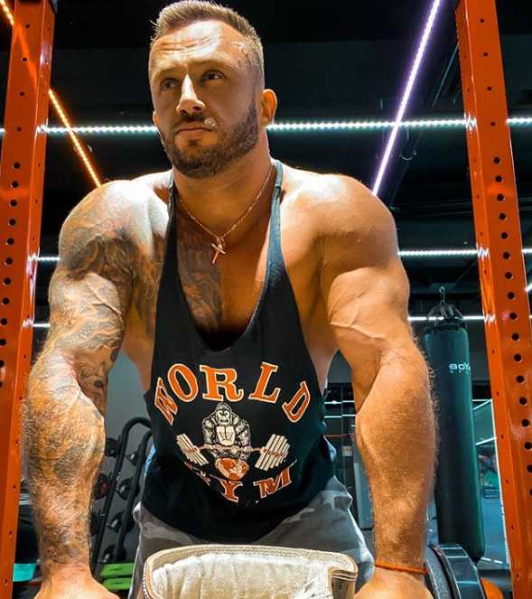 网红|坚信新冠病毒不存在的网红，死于新冠