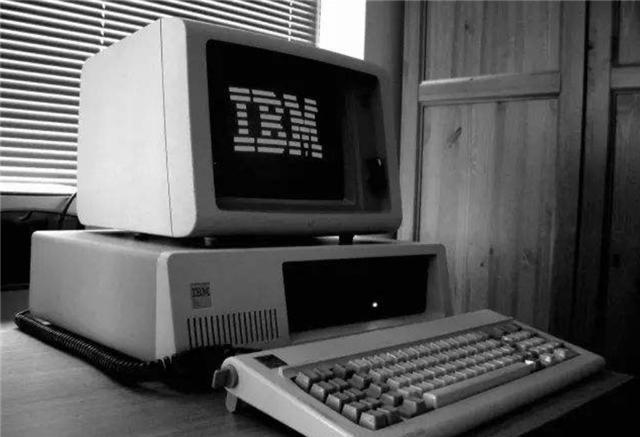 华人首富王安凭一人之力挑战美国巨头却因一念之差失败破产