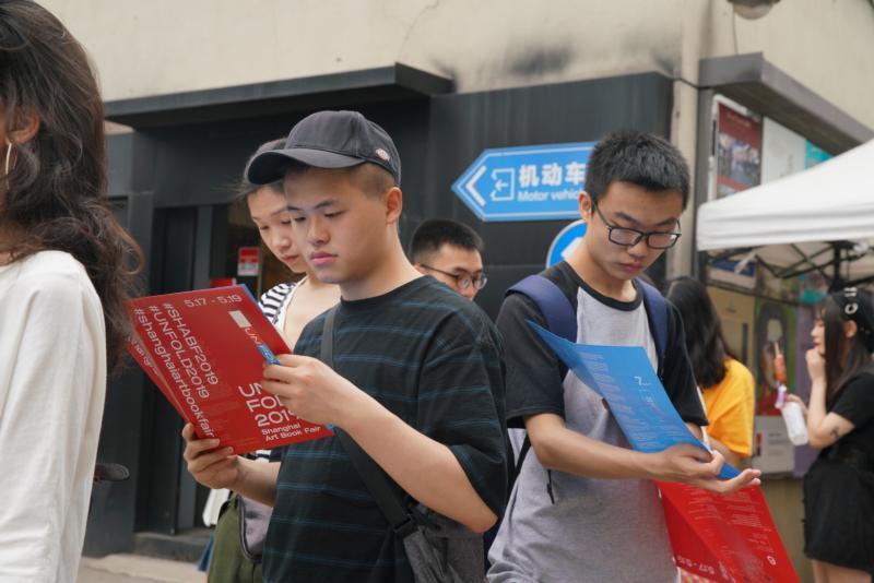 袁毓|高价买书却舍不得撕封皮：好看的书，该是颜值好看，还是内容好看？