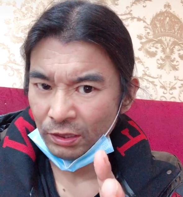 面筋哥|面筋哥穿病服深情献唱，肺癌晚期的他，放不下如日中天的事业！