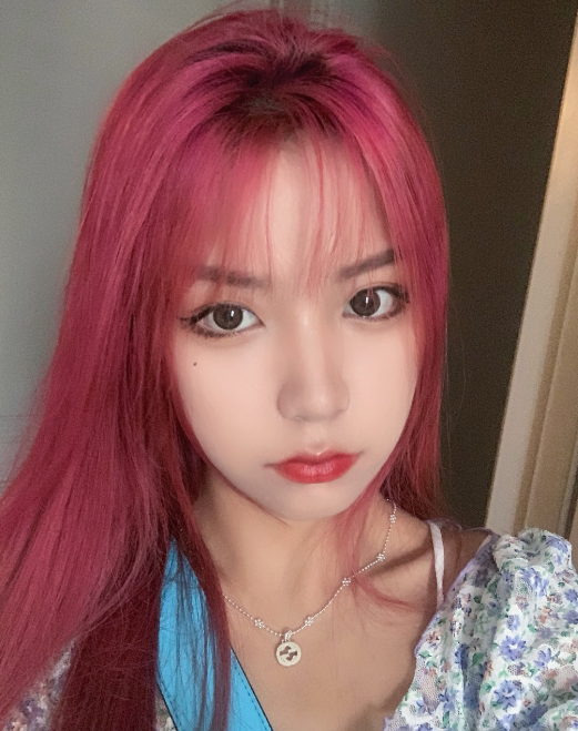 刀小刀放出新照片双下巴变尖下巴网友p得太狠了吧