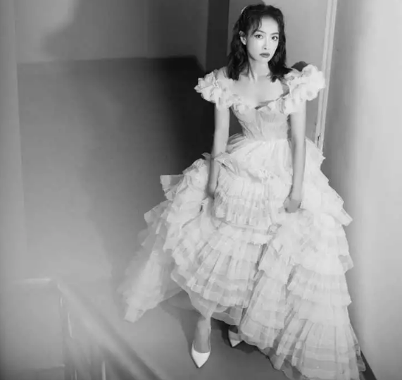 金鹰女神|说好的金鹰女神，她却和金鹰奖没半毛钱关系？