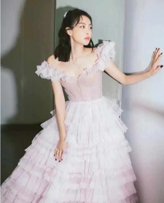 金鹰女神|说好的金鹰女神，她却和金鹰奖没半毛钱关系？