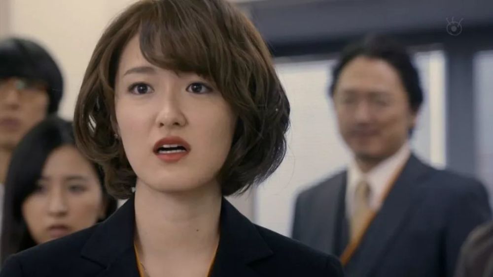 吉娜|吉娜怀孕了，技术流分析她的孩子会遗传整形前吗？