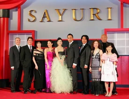 吉娜|吉娜怀孕了，技术流分析她的孩子会遗传整形前吗？