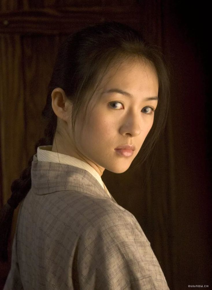 吉娜|吉娜怀孕了，技术流分析她的孩子会遗传整形前吗？