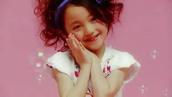 吉娜|吉娜怀孕了，技术流分析她的孩子会遗传整形前吗？