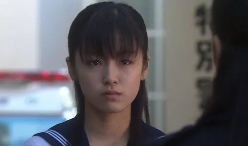 吉娜|吉娜怀孕了，技术流分析她的孩子会遗传整形前吗？