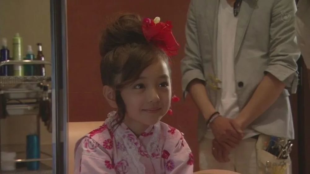 吉娜|吉娜怀孕了，技术流分析她的孩子会遗传整形前吗？