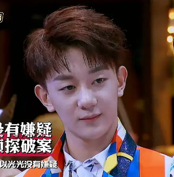 肖战|和肖战炒cp不成的ta，转头就去和00后谈恋爱……