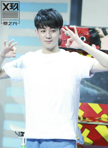 肖战|和肖战炒cp不成的ta，转头就去和00后谈恋爱……