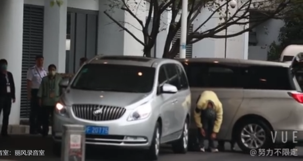 肖战|和肖战炒cp不成的ta，转头就去和00后谈恋爱……