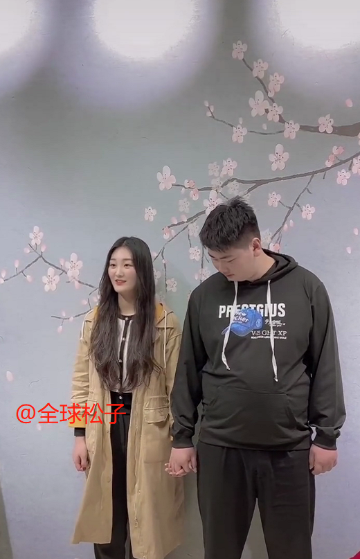 朱之文|大衣哥儿媳也有幕后策划团队，直播设备专业，台词有人指导