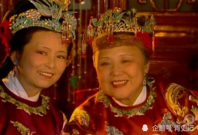 贾府|刘姥姥饭桌上的四句酒令，细琢磨，暗藏一个可怕的秘密！