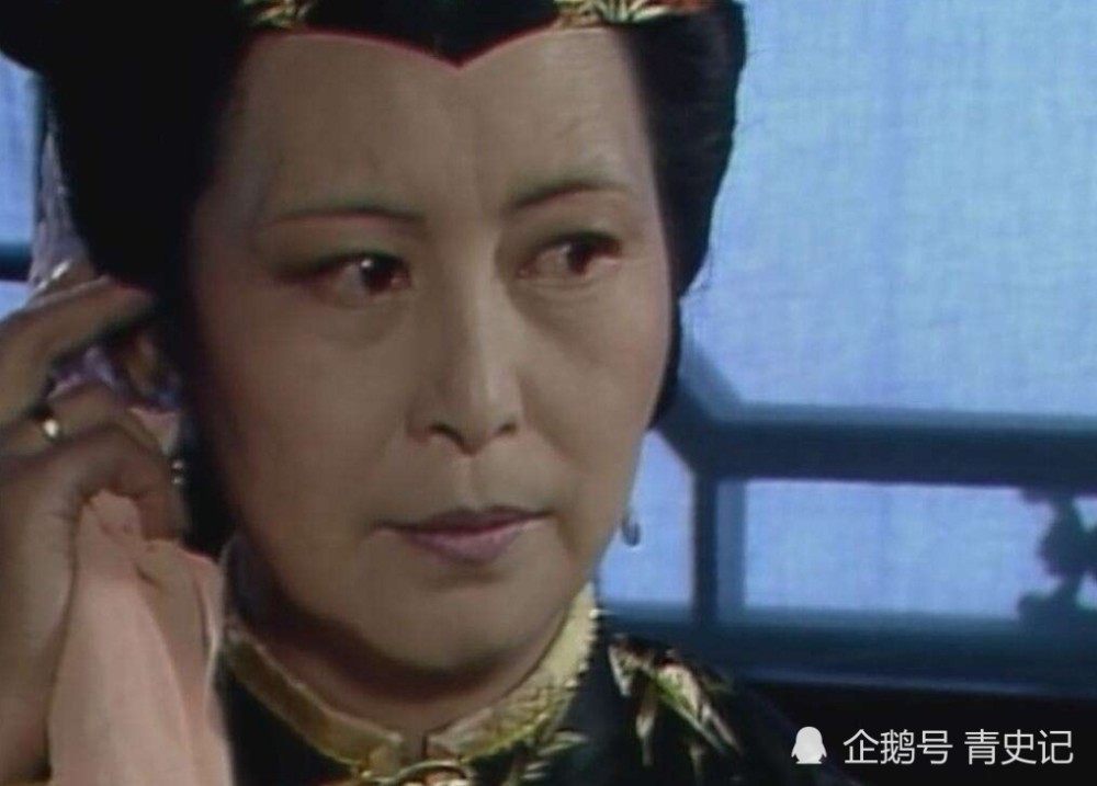 贾府|刘姥姥饭桌上的四句酒令，细琢磨，暗藏一个可怕的秘密！