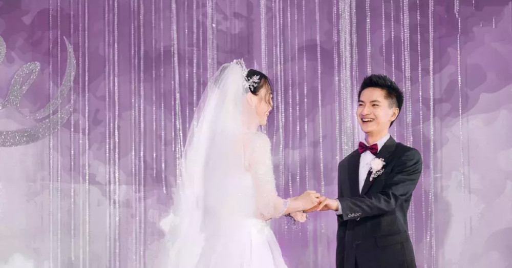 《快乐星球》里唯一一个退圈结婚生子的,第一部里的"莲蓉包"孙格,早在