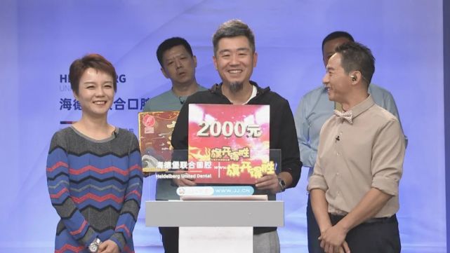 在昨晚的比赛中,明星选手刘雪争继续着自己的守擂之